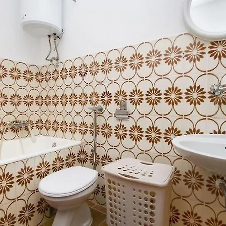 Apartment Bepoto - Family With Terrace Trogir
